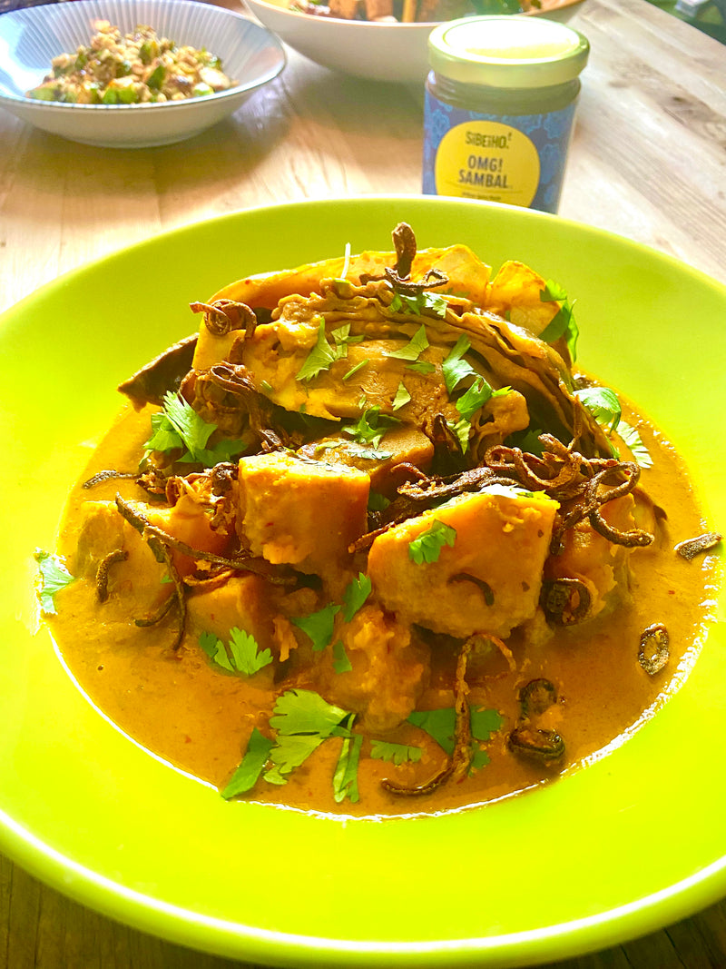 Cannot go wrong squash and pumpkin curry. Easy home meals. 